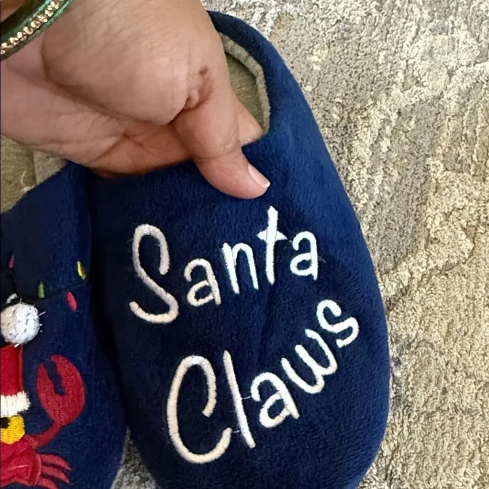 Mushmellow Kids Blue Santa Claws Slippers 7/8 M NWOT